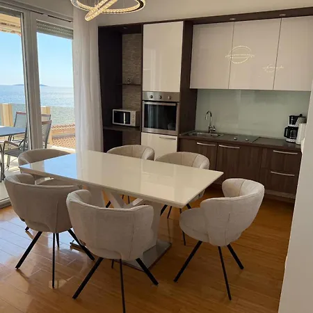 Atlantis Apartment *